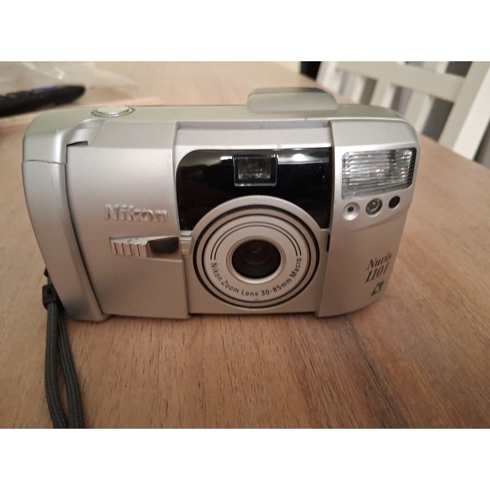 Nikon Nuvis 110i Point and Shoot APS 35mm Camera (TESTED) Need Battery